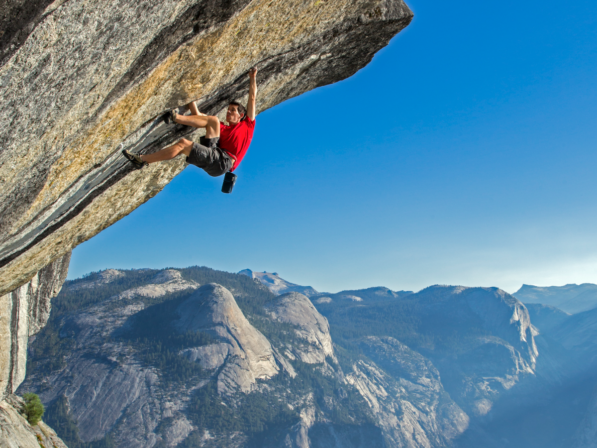 //www.som2travel.es/cdn/images/content/California/Alex-Honnold-en-Yosemite_by-Et3115009-CC-BY-SA-4.0-via-Wikimedia-Commons_1200x900.png