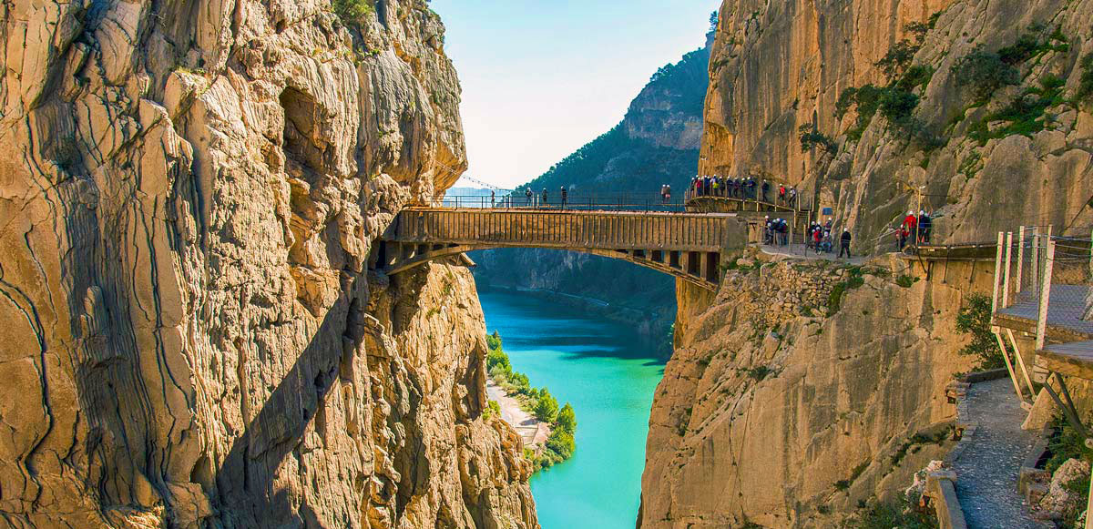 //www.som2travel.es/cdn/images/content/España/caminito-del-rey.jpg