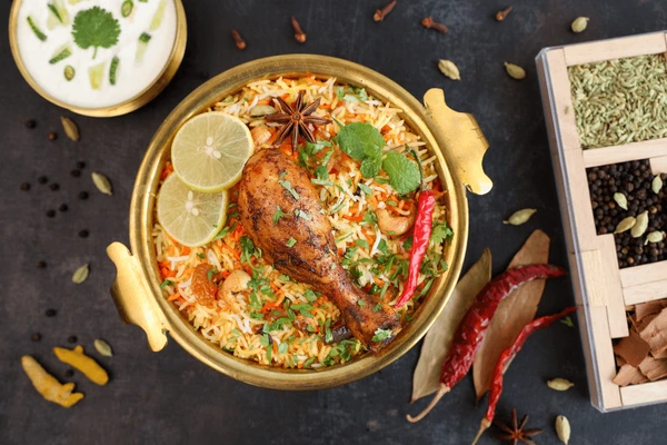 //www.som2travel.es/cdn/images/content/India/chicken-biryani-spicy-indian-malabar-600nw-2021764724.webp
