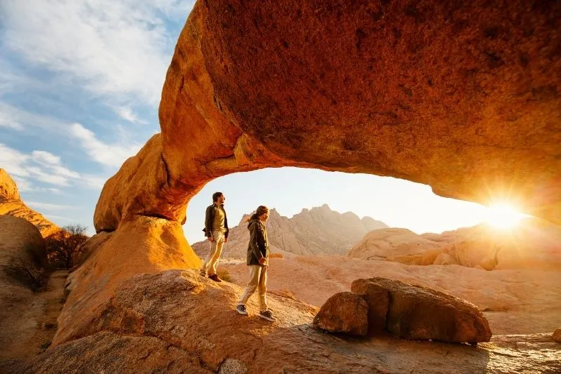 //www.som2travel.es/cdn/images/content/Novios/namibianovios.jpg