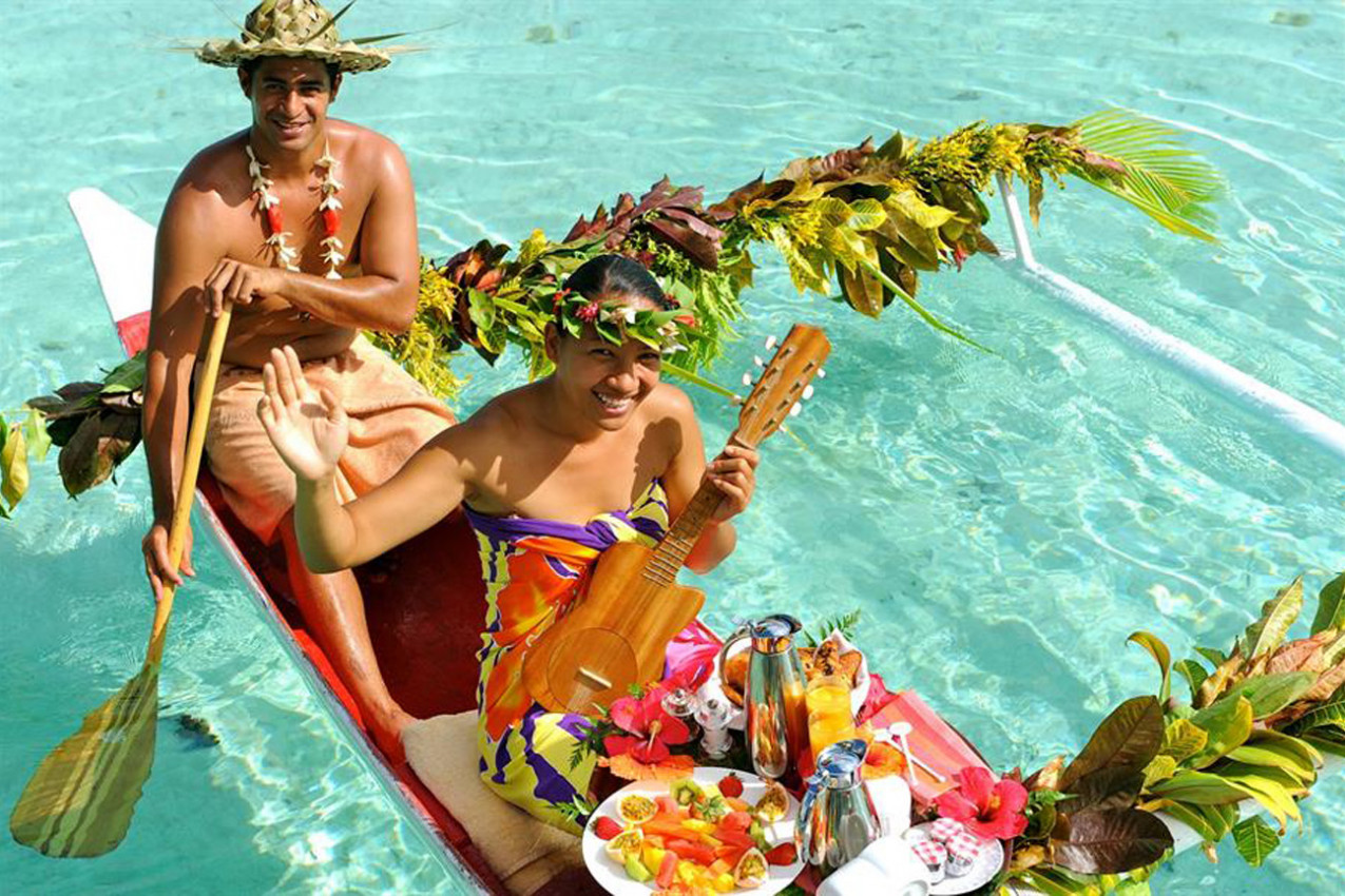 //www.som2travel.es/cdn/images/content/Tahití/le-taha-a-island-resort-spa-canoe-breakfast-1-1275x850.jpg