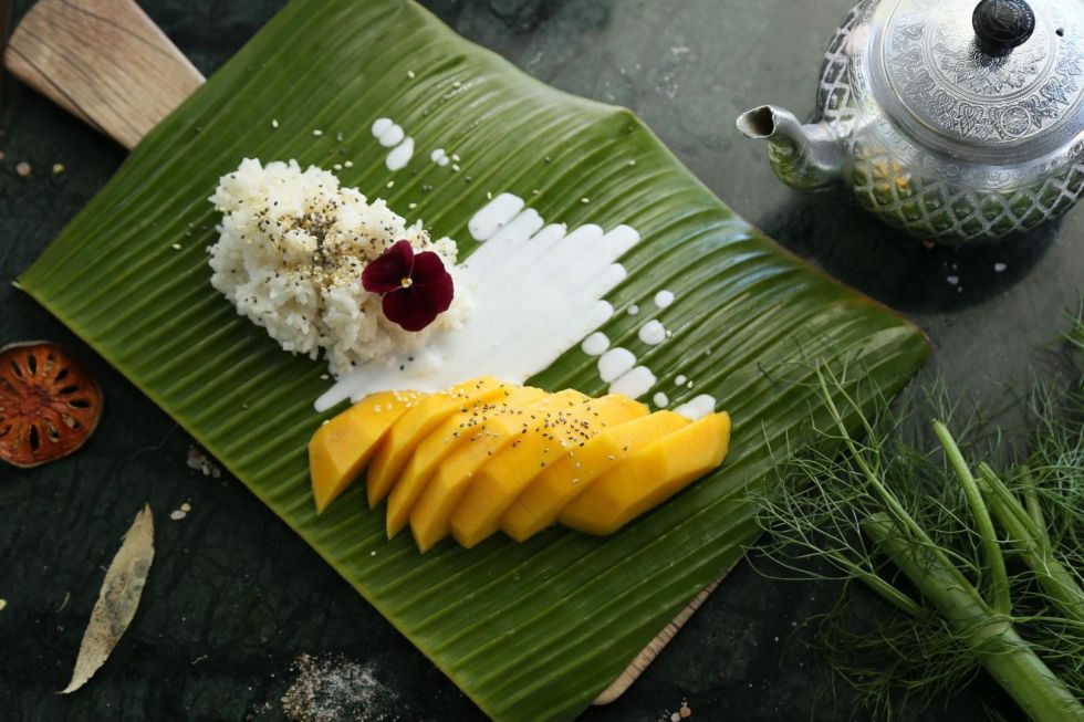 //www.som2travel.es/cdn/images/content/Tailandia/mango-sticky-rice-recipe-980x653-1.jpg